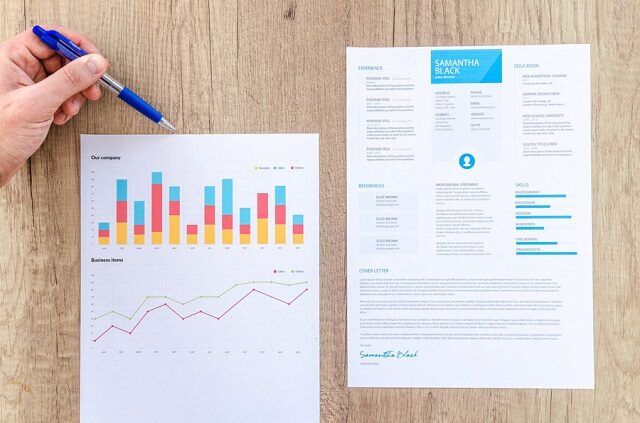 1099 vs. W-2: What You Need to Know (So You Don't Make the Same Mistakes I Did)